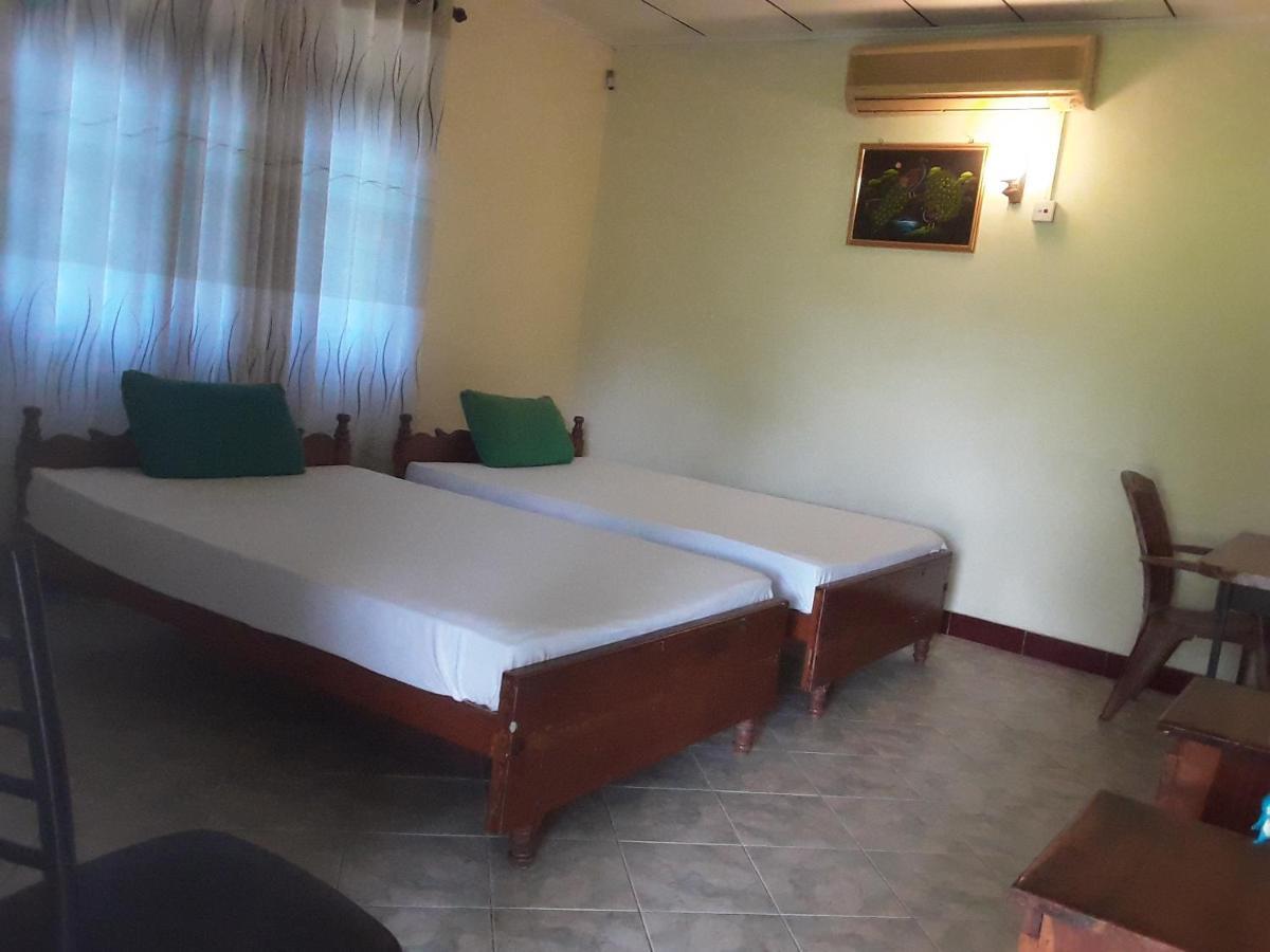 Hansika Guest Inn Buttala Exterior foto