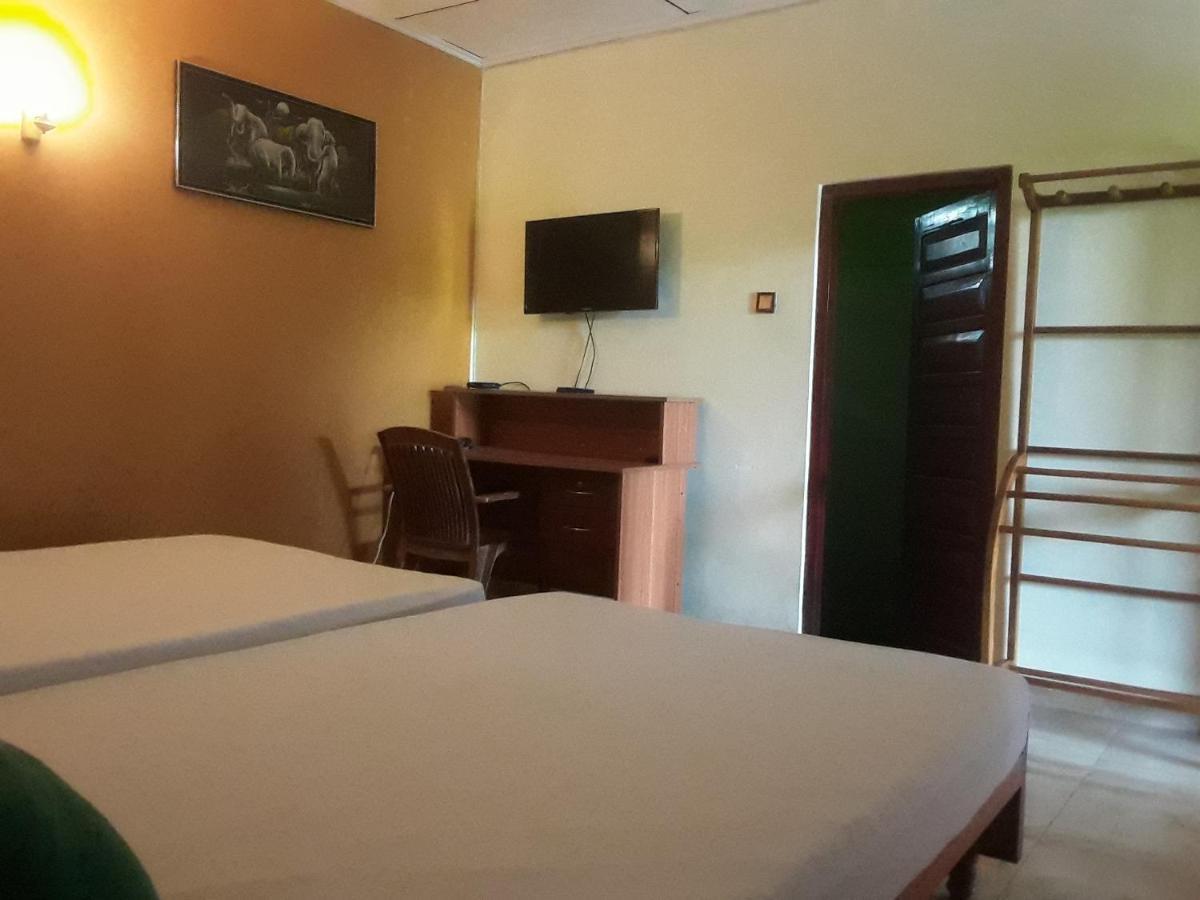 Hansika Guest Inn Buttala Exterior foto