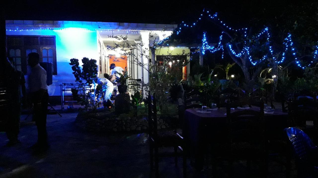 Hansika Guest Inn Buttala Exterior foto